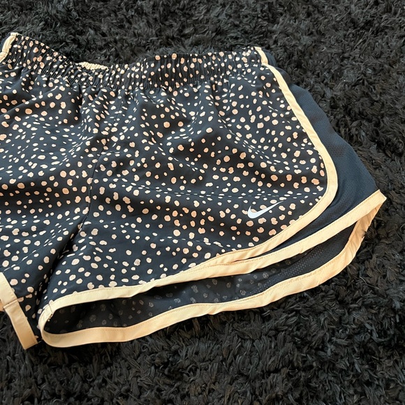 NIKE Dri-Fit Tempo Running Shorts NWOT - Picture 9 of 10